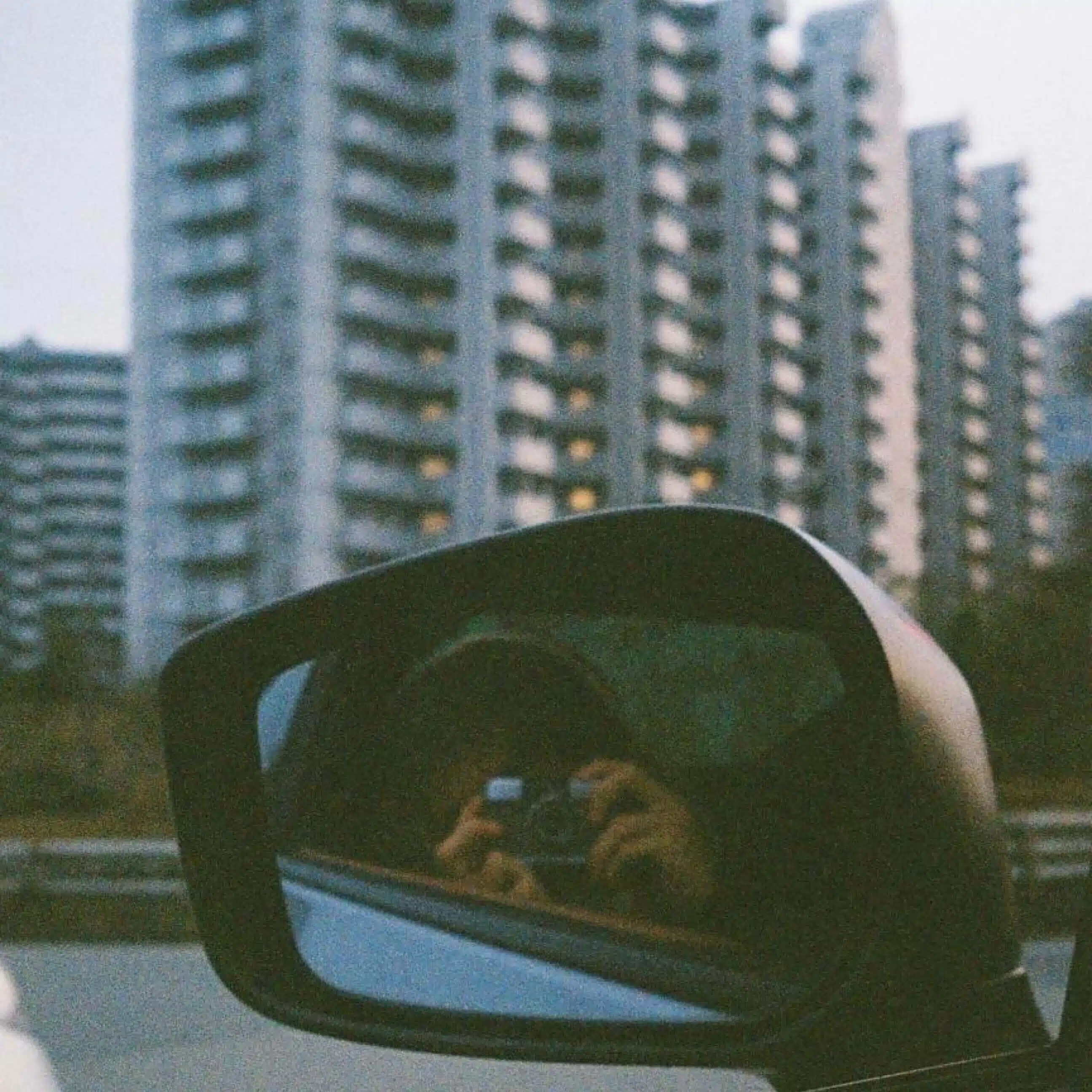 sho.