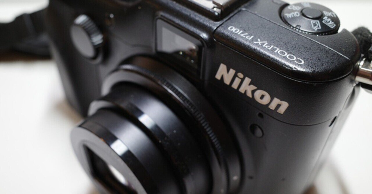 Nikon  P7100  デジカメ