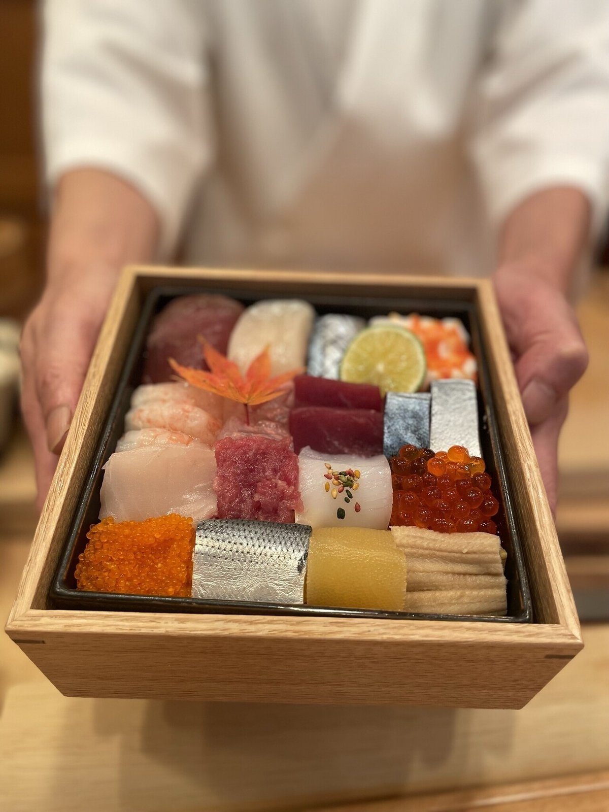 すしいわお】昼16食限定の散らさないちらし寿司「ちらしらず
