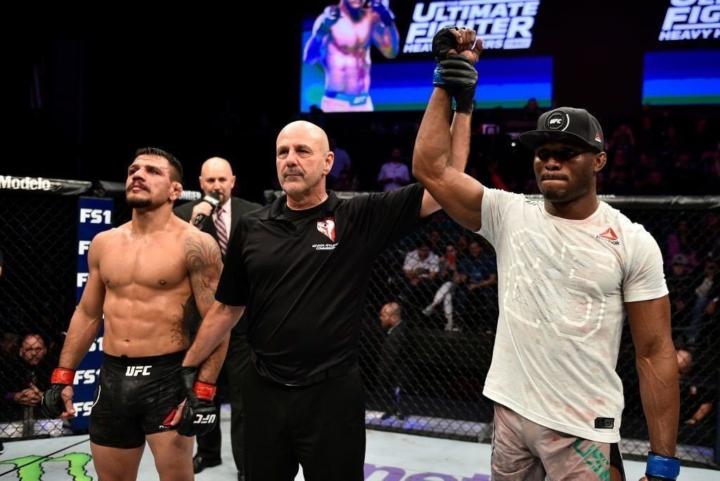 UFC】ウスマンがドス・アンジョスに圧勝。「TUF28」決勝戦はヘビー級で