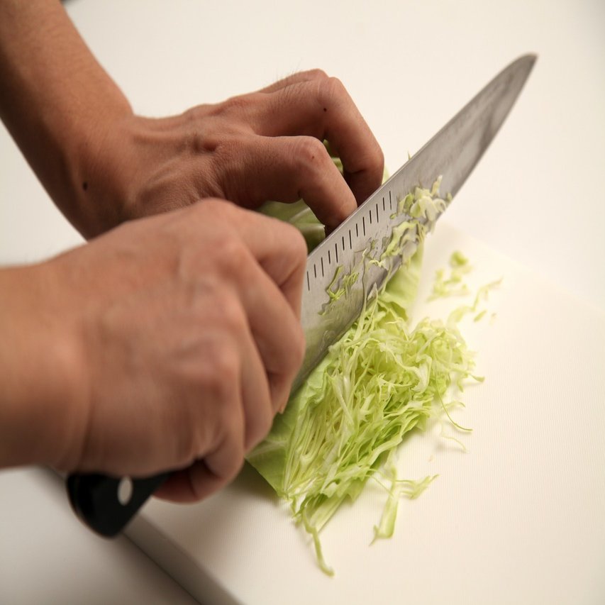 キャベツの千切りの基本 樋口直哉 Travelingfoodlab Note