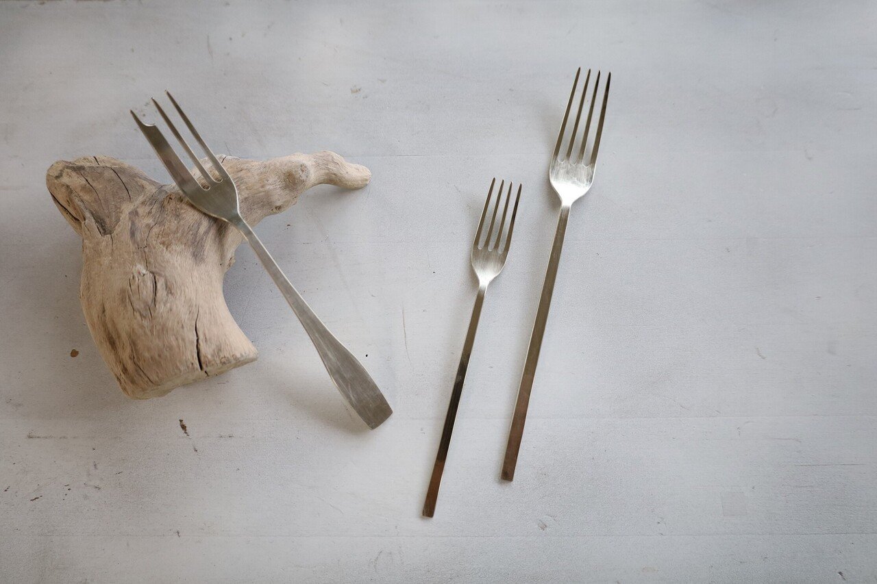 守田詠美さんのカトラリー｜almost white