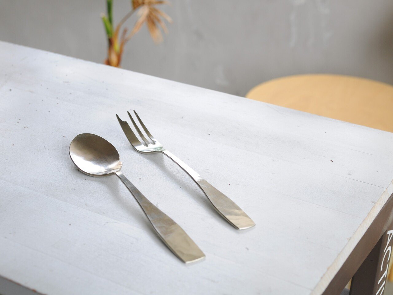 守田詠美さんのカトラリー｜almost white
