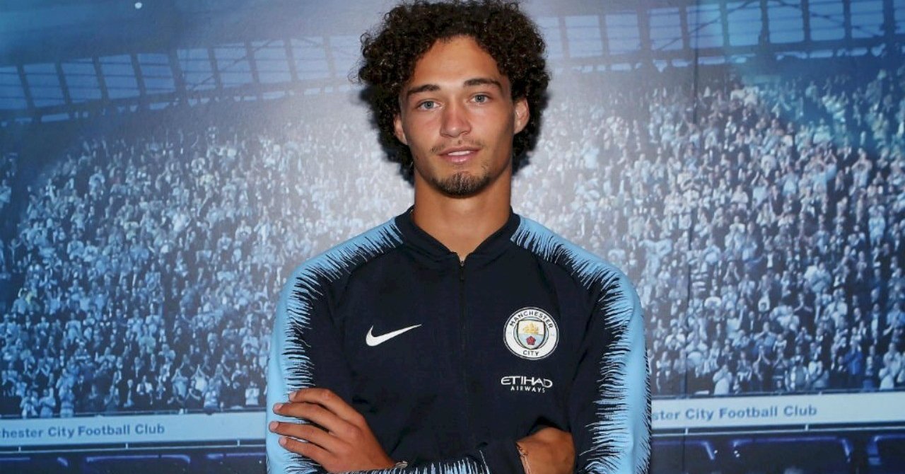 再起をかける元フランス代表と遅れてきたアヤックスユースの逸材 ムキエレスタ Note