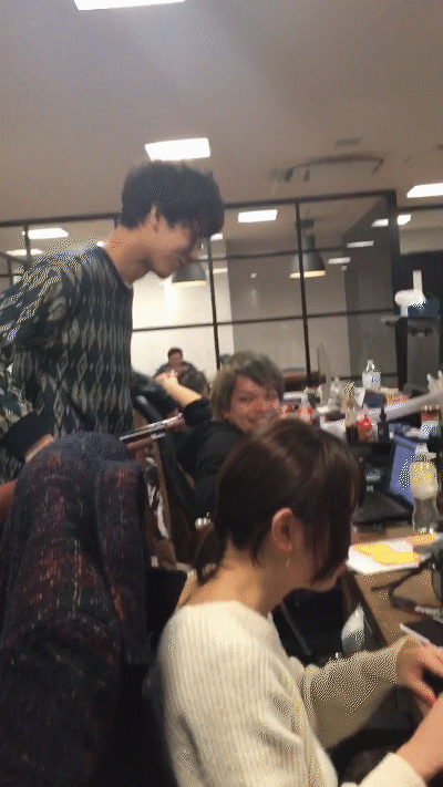 玉が入っていないのに こめかみに当てたエアガンの引き金を引けない現象 ビデオクレイジー Note 玉が入っていないのに こめかみに当てたエアガンの引き金を引けない現象 ビデオクレイジー Note