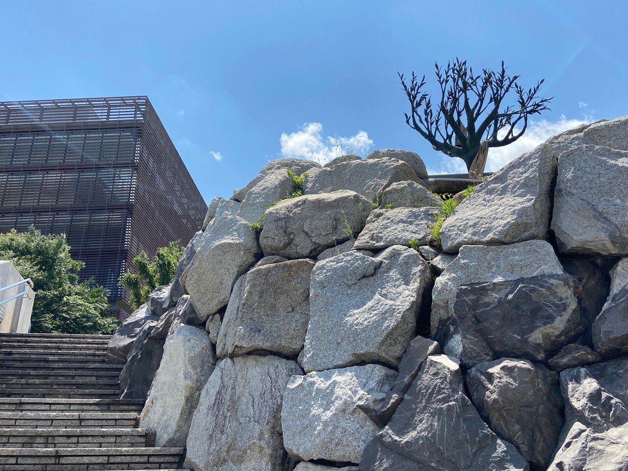 つくばセンタービルと水戸芸術館、ふたつの磯崎新の建築からまちづくり