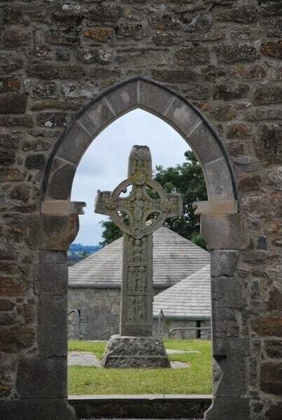 ireland-clonmacnoise-クロンマクノイズ