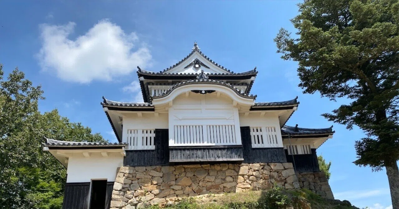 天空の城塞、備中松山城 [現存12天守] [日本100名城] [日本三大山城