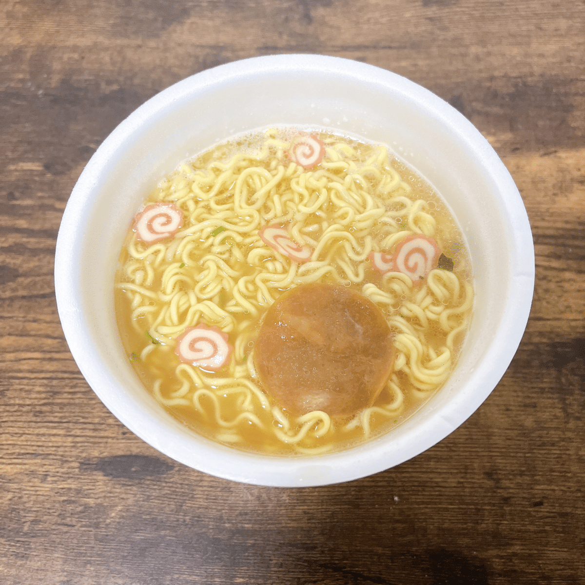 よよ カップラーメン デカうま コク旨醤油 ごつ盛り 豚骨醤油 ちゃんぽん 日清デカうま 濃厚コク旨醤油 | 日清食品グループ