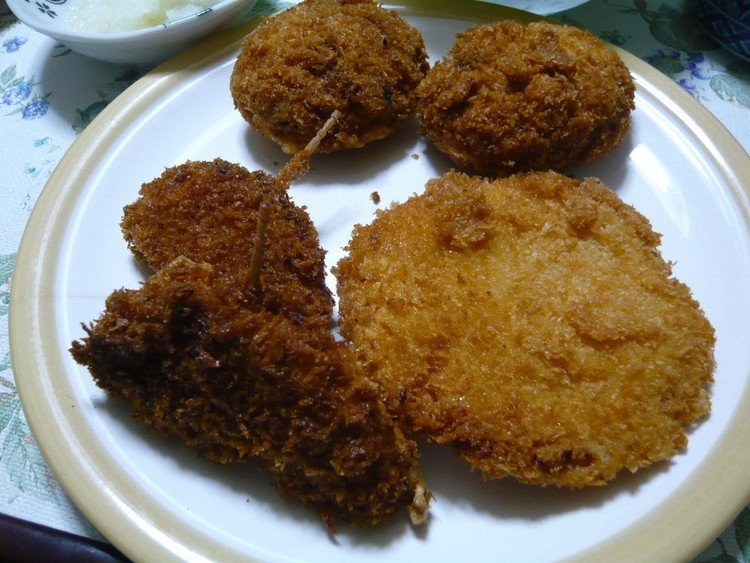 今日の晩御飯はメンチカツ・ハムカツ・玉ねぎフライ！！