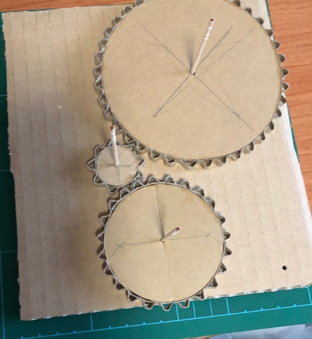 段ボールギアの製作 1 飯泉 一馬 いいずみ かずま Note 段ボールギアの製作 1 飯泉 一馬 いいずみ かずま Note