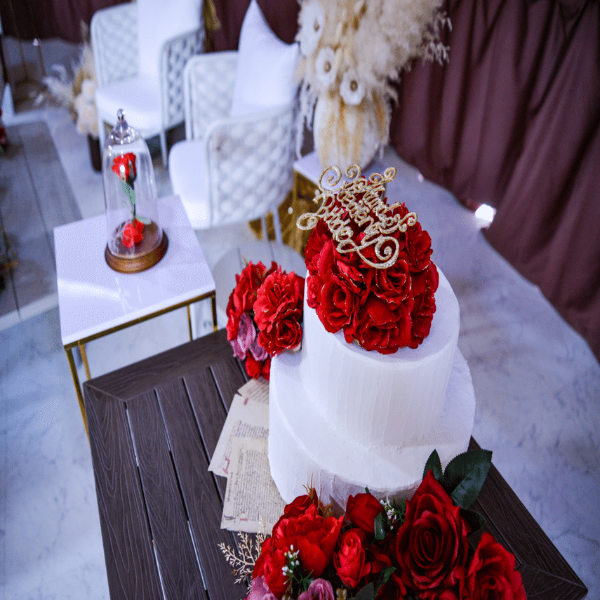 ロトのつるぎで入刀ウェディングケーキ&ケーキトッパーを作りました