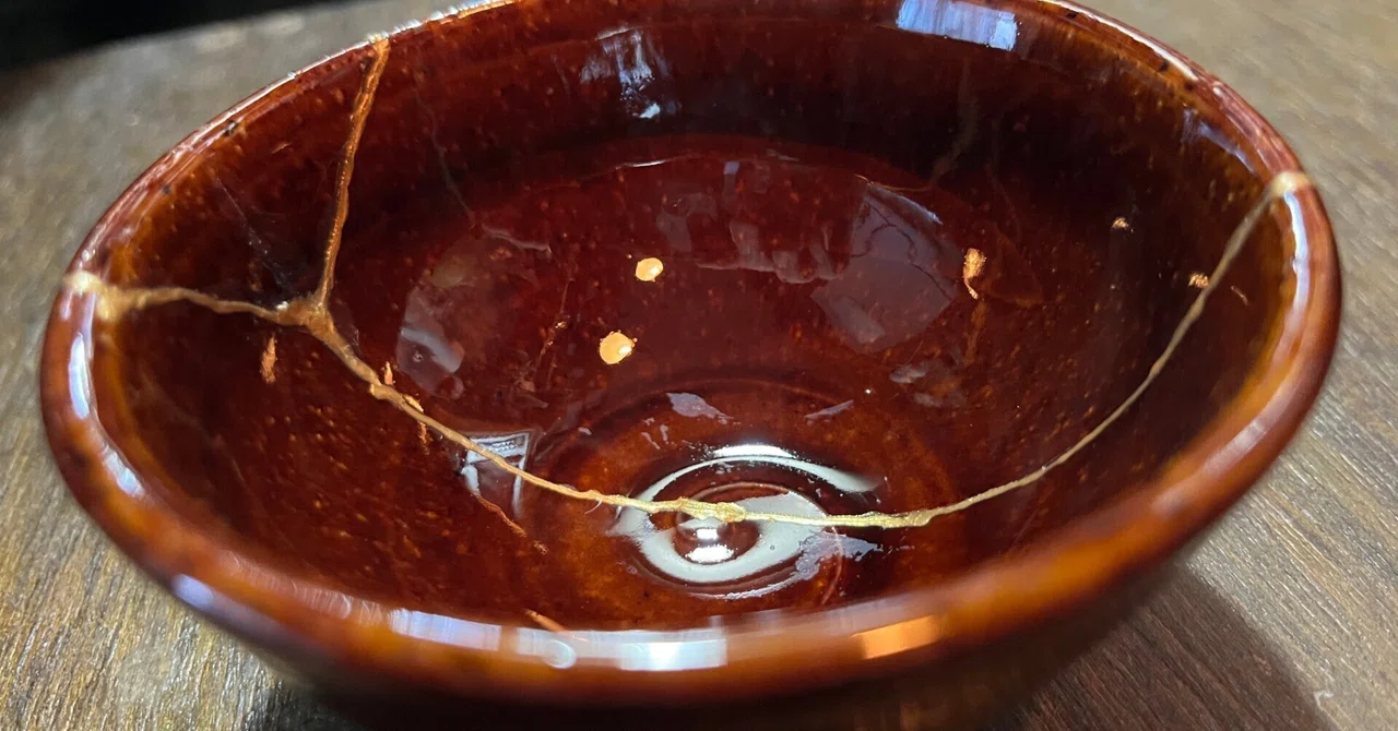 割れた食器の金継ぎ風補修｜NAKADA Shugo
