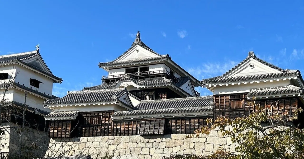四国・瀬戸内の旅(2) 予讃線と松山城編｜レコードが聴ける家