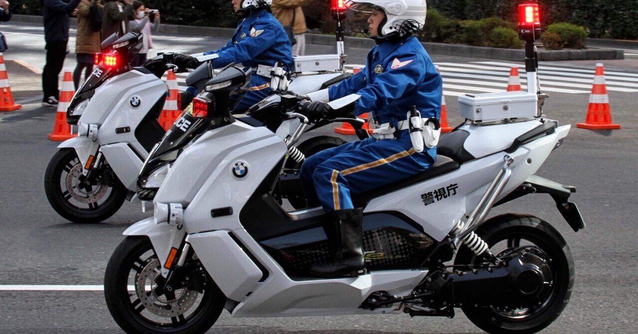 昭和レトロ　バンダイ　ミニミニ白バイ　BMW 警視庁　電池駆動　未使用　当時物 昭和レトロ バンダイ ミニミニ白バイ BMW 警視庁 電池駆動 未