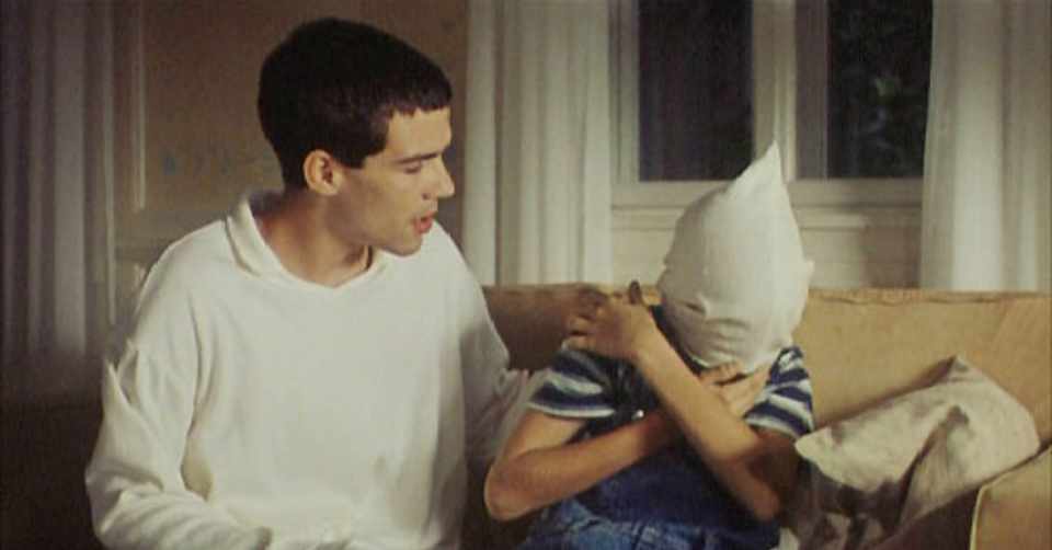 ファニーゲーム という実験 映画に暴力を振るわれるという奇異について ざわけん Note