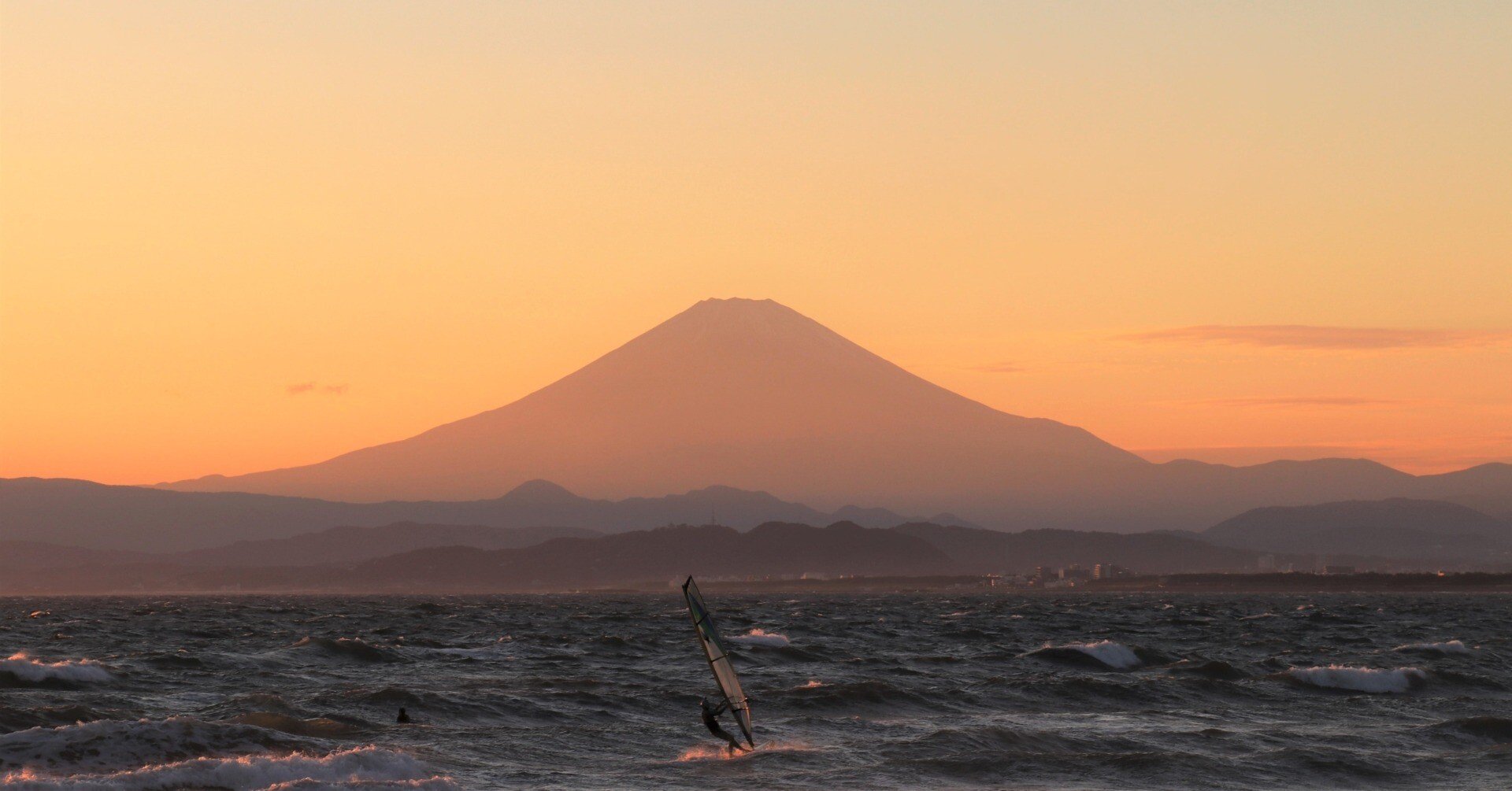 写真】快晴. その5[夕景]＠片瀬江ノ島,富士山シルエット｜Abbey -旅