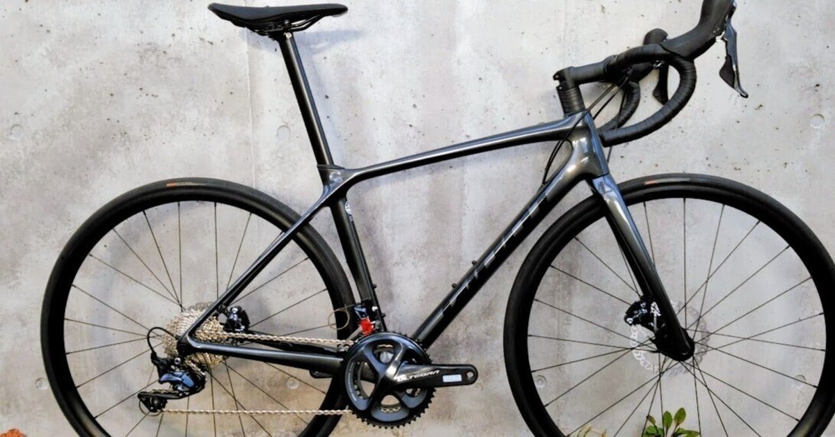 GIANT TCR ADVANCED1 DISC KOM 2022年 2021 GIANT Bicycles | TCR ADVANCED 1 DISC KOM (New 2022)