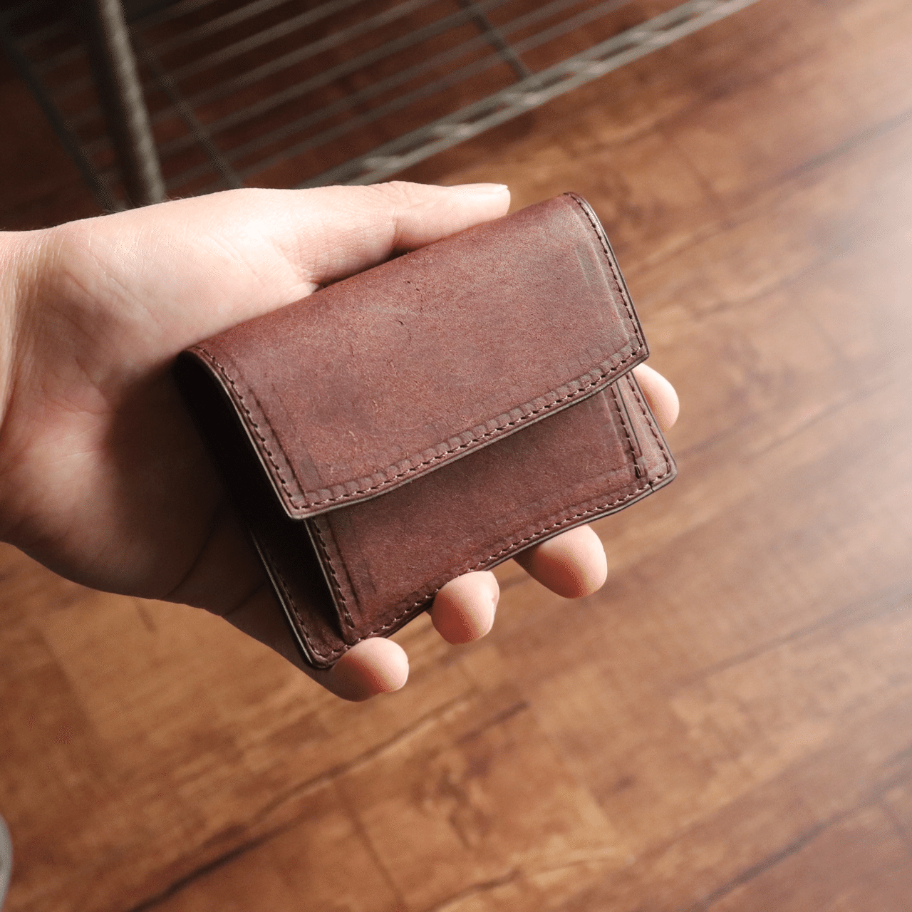 カード収納可能なマルチコインケース「Hourglass」｜BRUSH