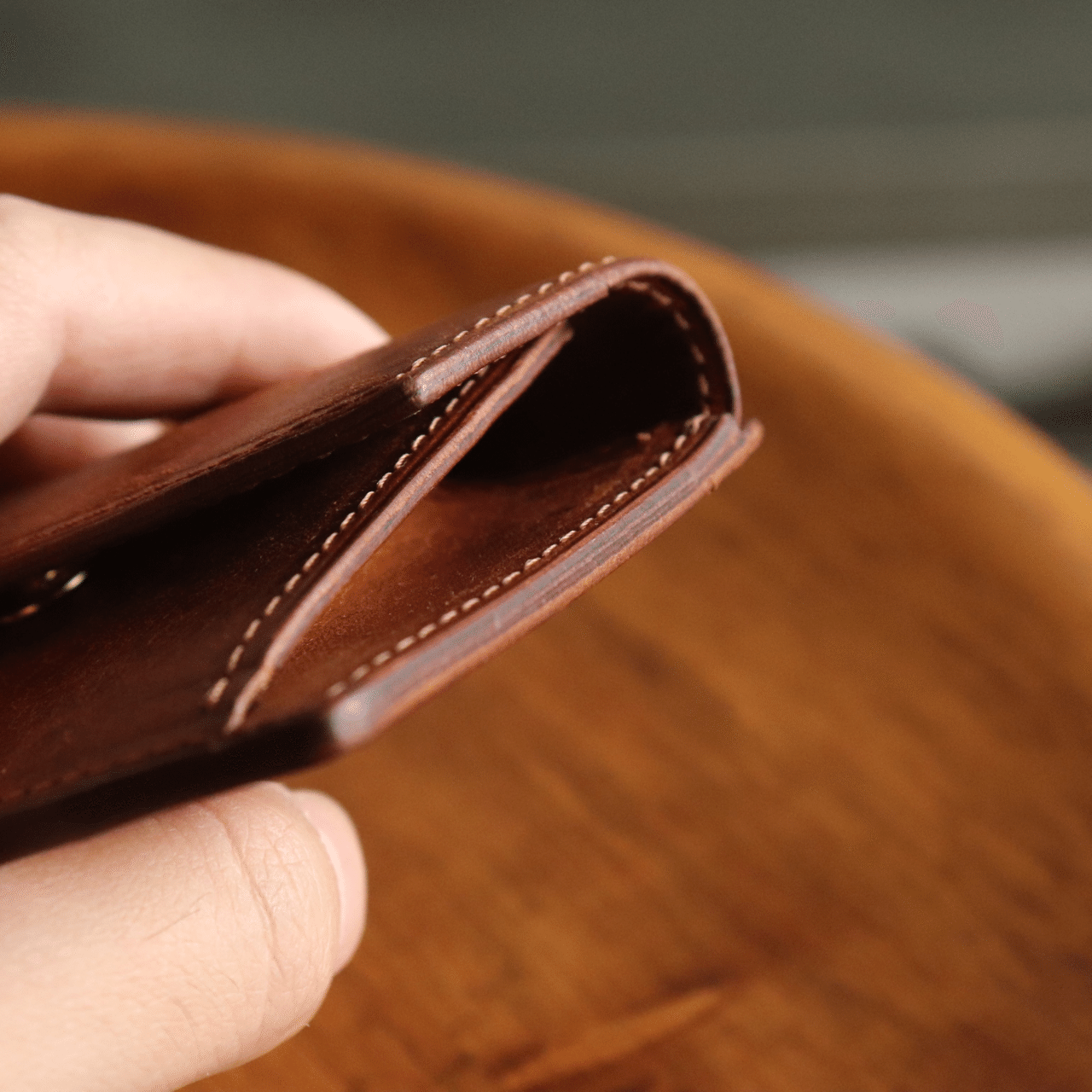 カード収納可能なマルチコインケース「Hourglass」｜BRUSH