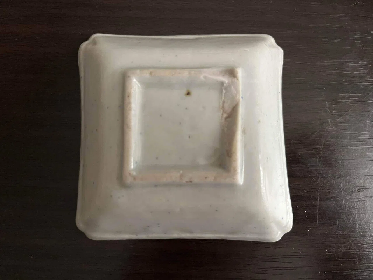 器のはなし】最近買った明治期小皿の自慢をする。そのあと傷を見せる