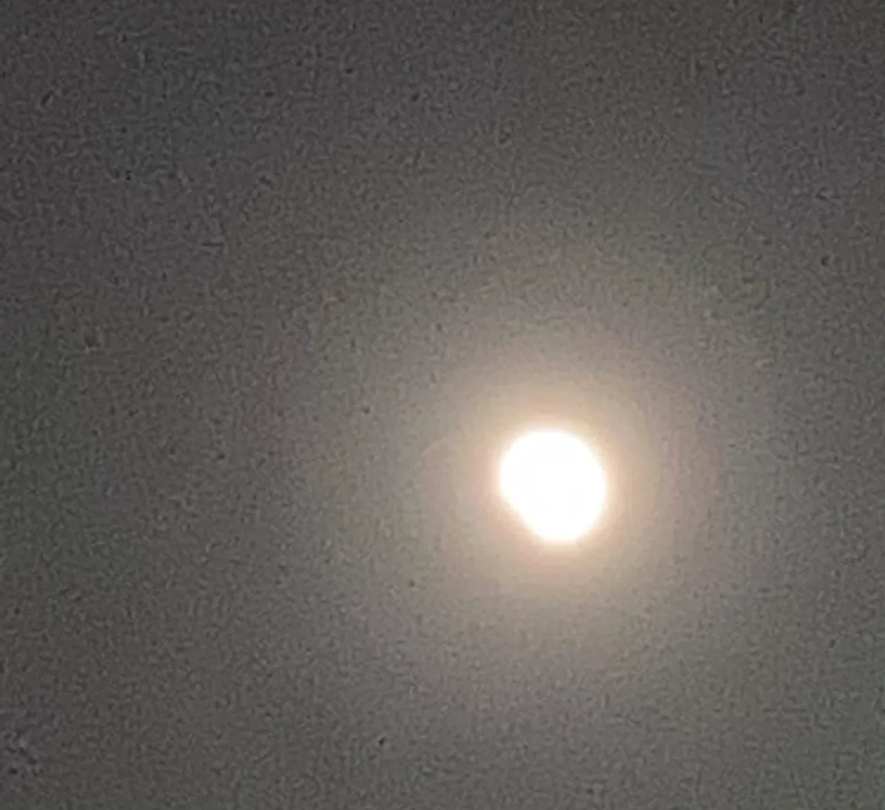 今日は満月 そして 皆既月食 綺麗に喰われてます笑 写真はうまく写らへん ここ最近の体調不良や気分の落ち込みは 本日の天体位置 のせいらしいですぜ Kappa Papaya Note
