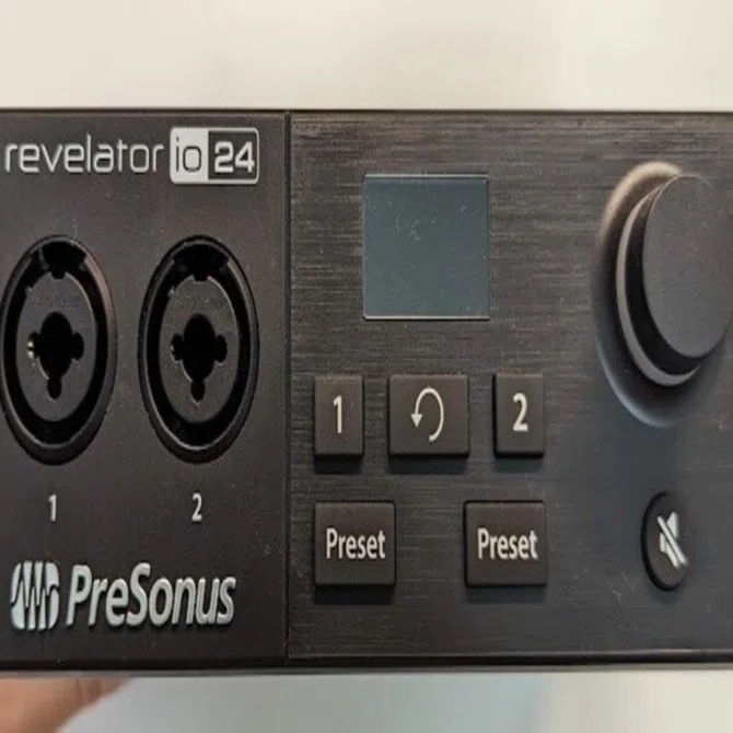 ボイチェンを目指して オーディオインタフェース Revelator io 24 初期
