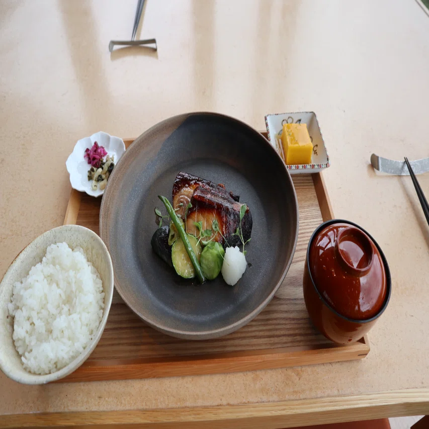 snow peak FIELD SUITE SPAでランチ【雪峰】｜ふみ