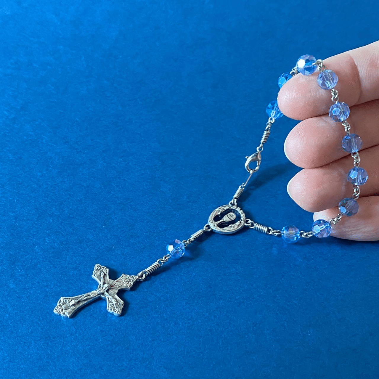 平和と祈りをつなぐ＊長崎編みのミニロザリオ｜長崎編みロザリオ HANA