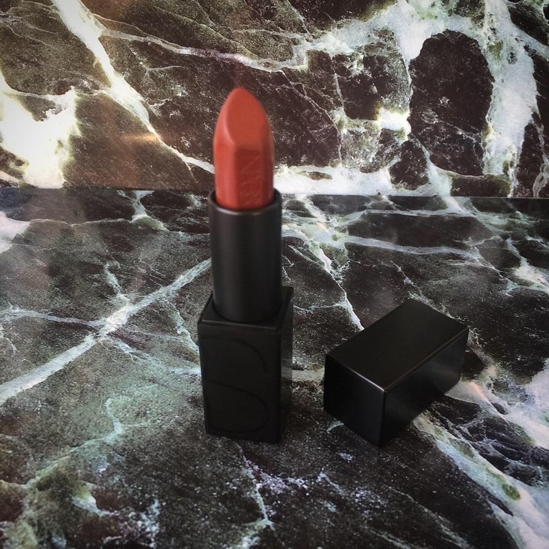 Nars オーディシャスリップスティック9477 チェスナット K子 Note Nars オーディシャスリップスティック9477 チェスナット K子 Note