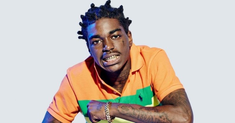 服役を経て、変わらぬストリートな態度を強調するコダックを読む。(Kodak Black - "Identity Theft")