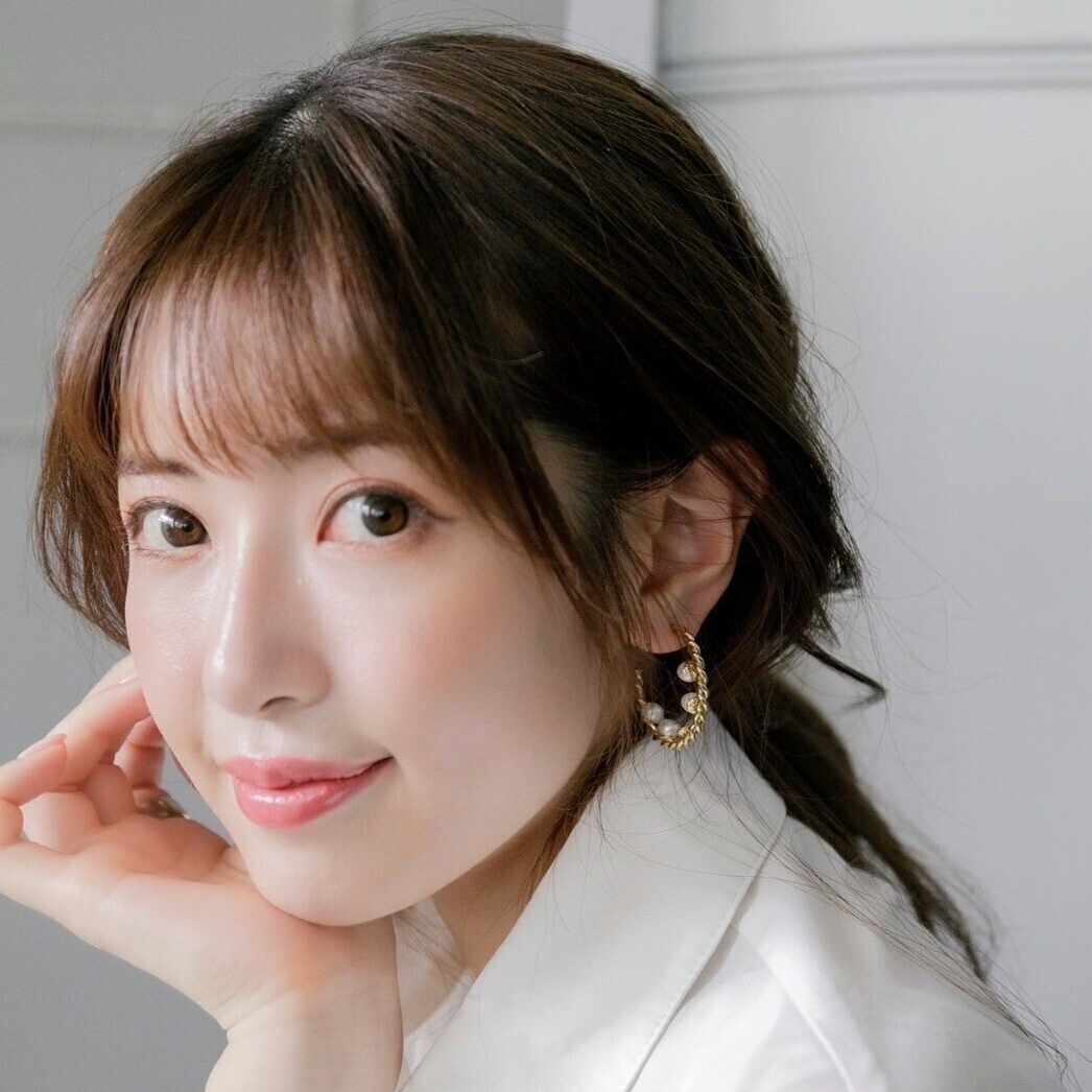 舟山久美子（くみっきー）／切り抜き（340P以上）　大量 本格的に春が来ましたね。 外に少し出るだけで太陽から