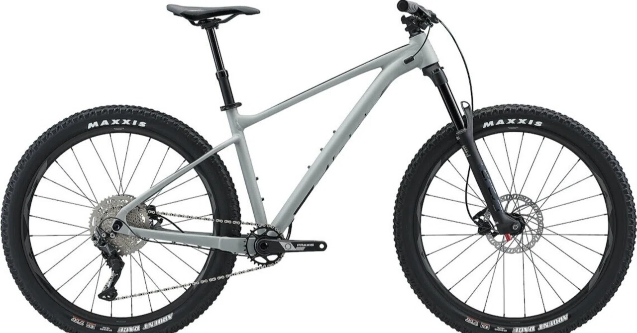 クリアランスセール対象】2022GIANT FATHOM 2|BIKE SHOP FORZA の クリアランスセール対象】2022GIANT FATHOM 2|BIKE SHOP FORZA の