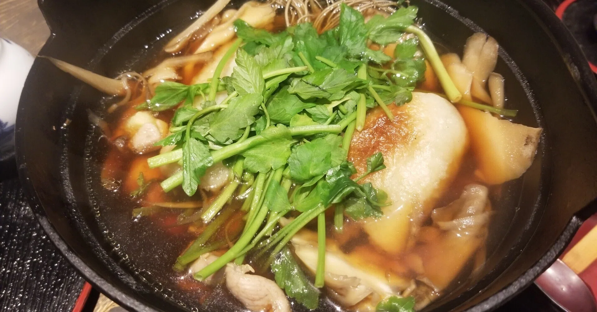 三 大地 鶏
