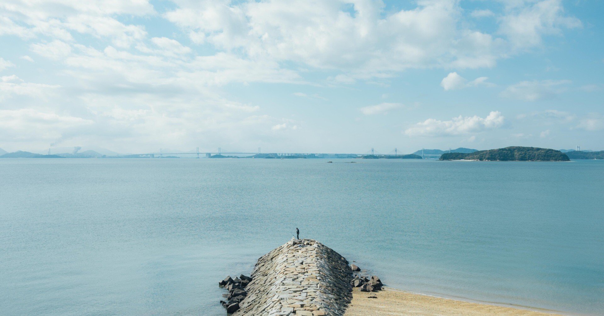 瀬戸内海へ、心が浮遊する青を探して｜三浦えり