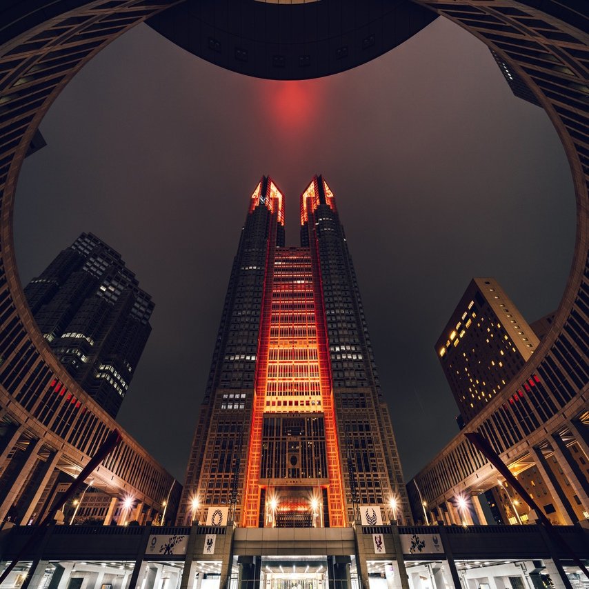 圧倒的ラスボス感 東京都庁ライトアップで撮られた１枚の写真がすごすぎる 横田裕市 写真家