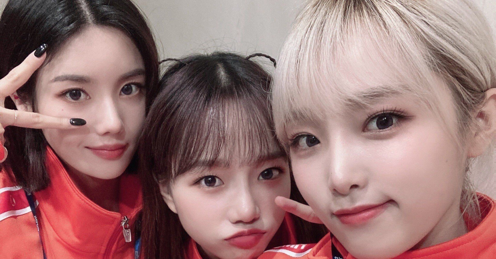 IZ*ONE ひっくり返る 宮脇咲良 プレミアムフォト twelve ル IZ*ONE ひっくり返る 宮脇咲良 プレミアムフォト twelve ル