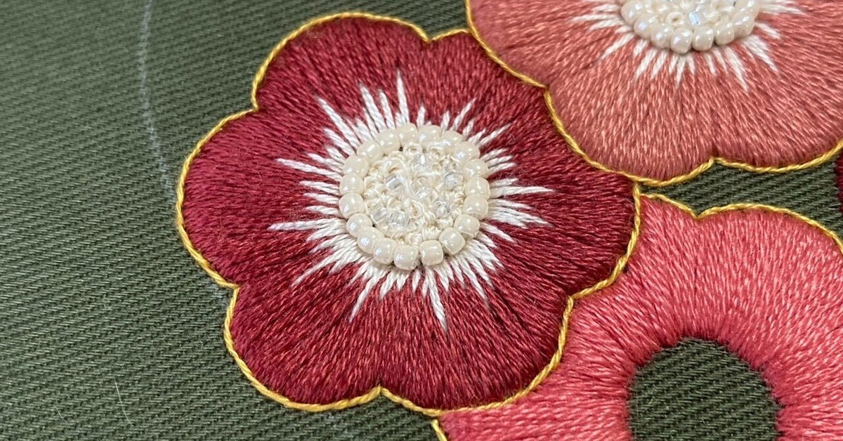 ビーズ刺繍を取り入れて、きらきらのお花を仕立てます。｜はな