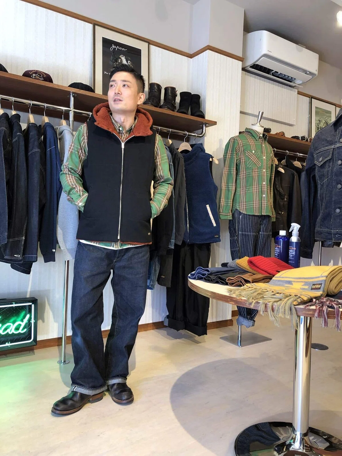 フラットヘッドヘリンボーン×ボアリバーシブルベスト40サイズ BLUE 