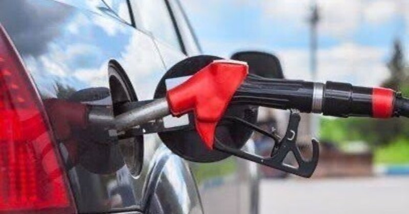 ガソリン満タンは燃費が悪くなるって本当？