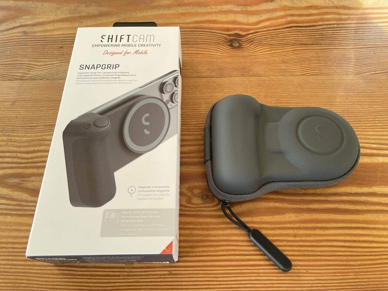 コイツぁ写真撮影が捗るぞ！SHIFTCAMのSnap Gripをレビュー