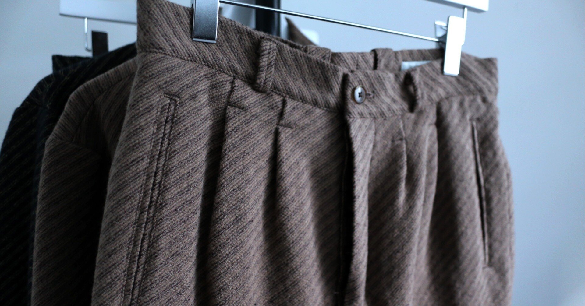 誠実】 NEAT スラックス felting taperd stripe chalk flannel