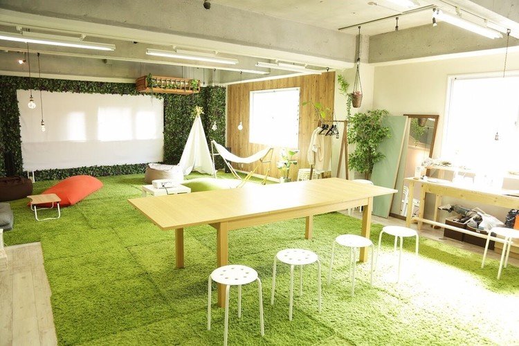 大阪にいる20代の起業家たちがあつまる空間「新しい一歩を踏み出す場所」とてもアットホームなコワーキングカフェです♪