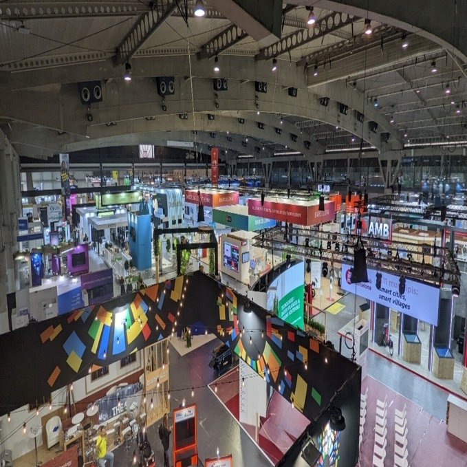 美品 バルセロナ共同ブランドレトロスペシャルエディション 2025 バルセロナ開催・Smart City Expo World Congress 2022へ参加