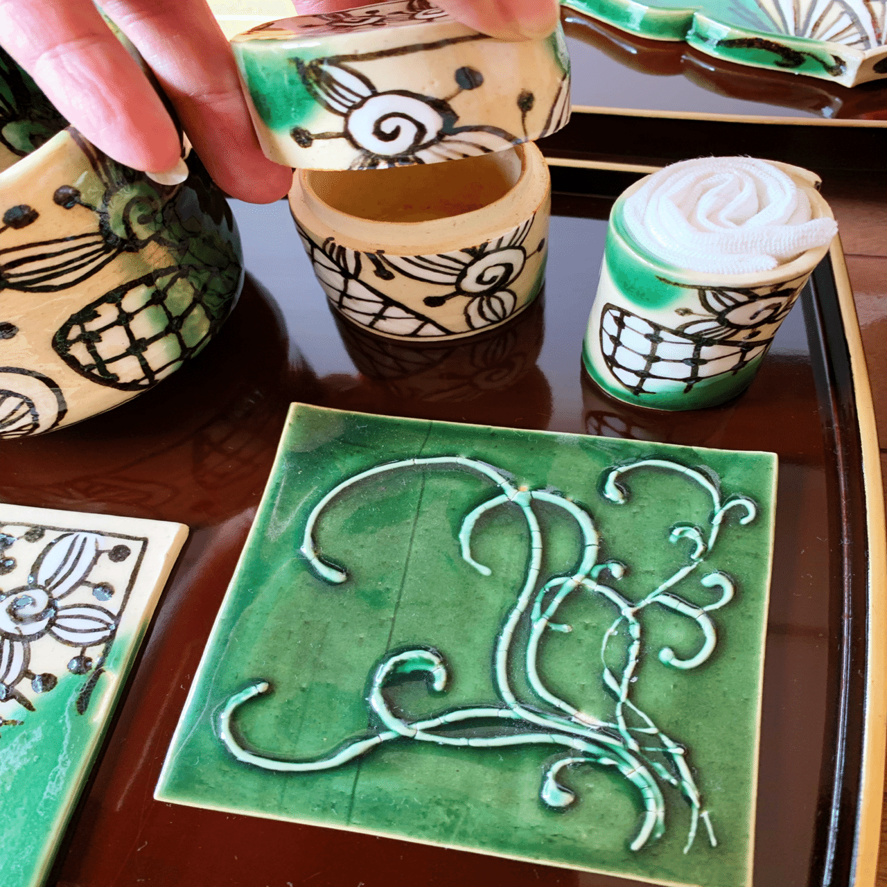 斬新なデザイン？いえいえ400年前のもの。織部に魅力は凄い！またまた