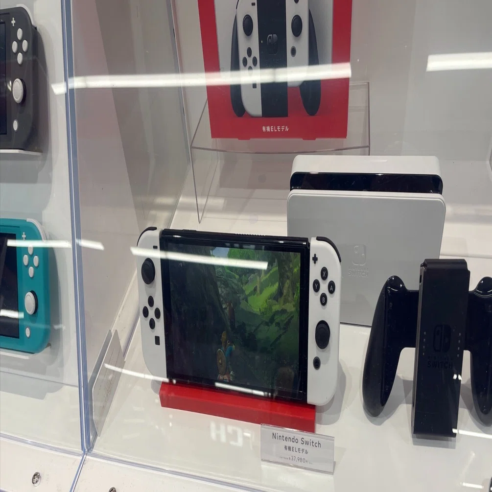 Switch有機EL実物見ると、めっちゃ画質キレイ！欲しいけど新ハード