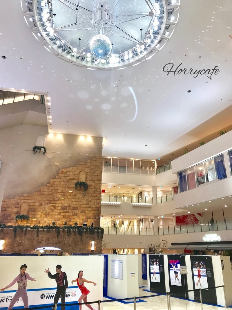 阪急百貨店うめだ本店の祝祭広場がおもしろい 大阪 Horrycafe Note 阪急百貨店うめだ本店の祝祭広場がおもしろい 大阪 Horrycafe Note