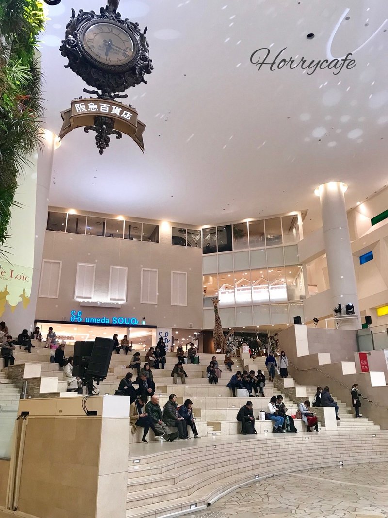 阪急百貨店うめだ本店の祝祭広場がおもしろい 大阪 Horrycafe Note 阪急百貨店うめだ本店の祝祭広場がおもしろい 大阪 Horrycafe Note