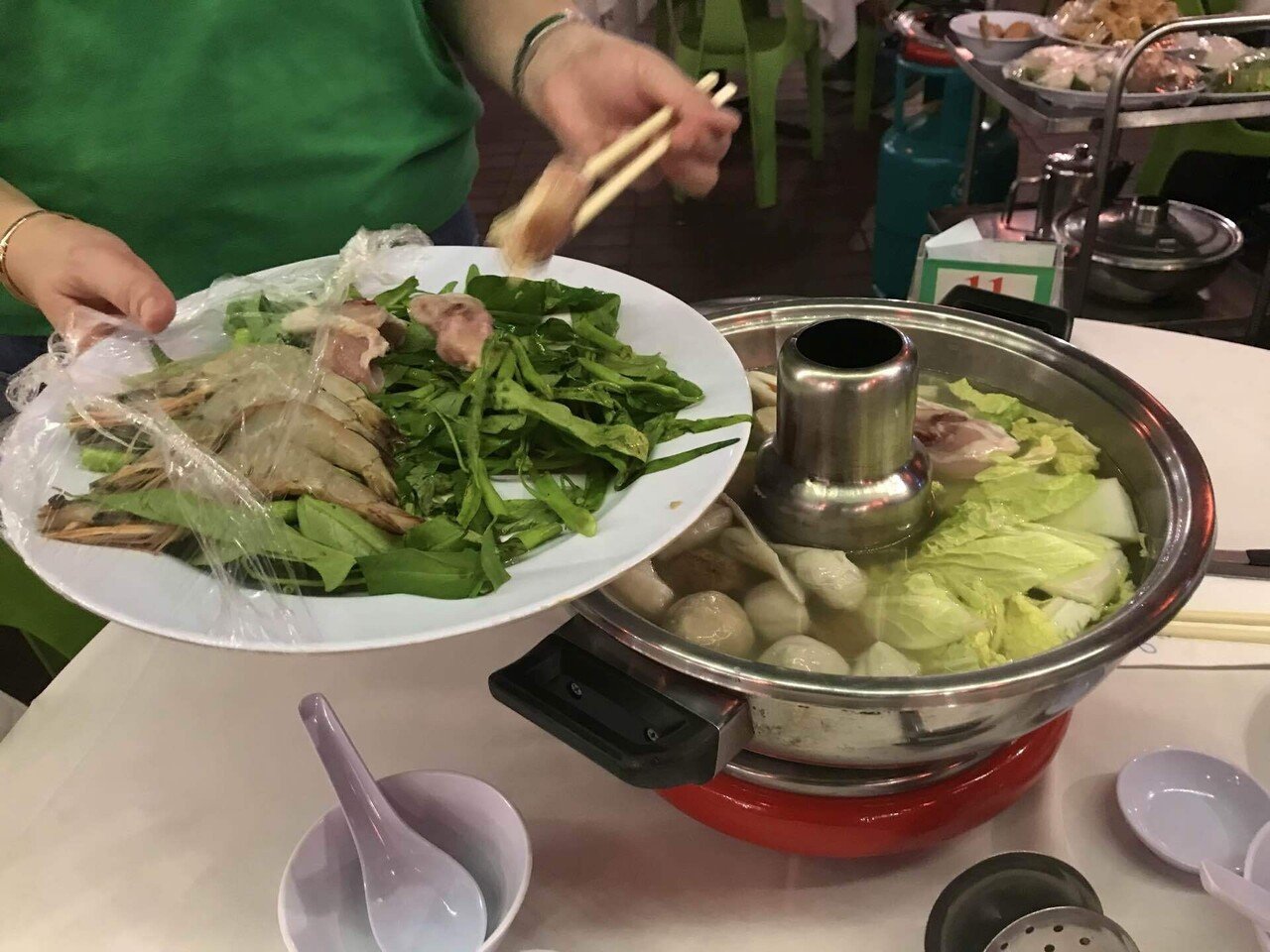 ブキッビンタンの客家饭店のスチームボートが思った以上に美味しかった