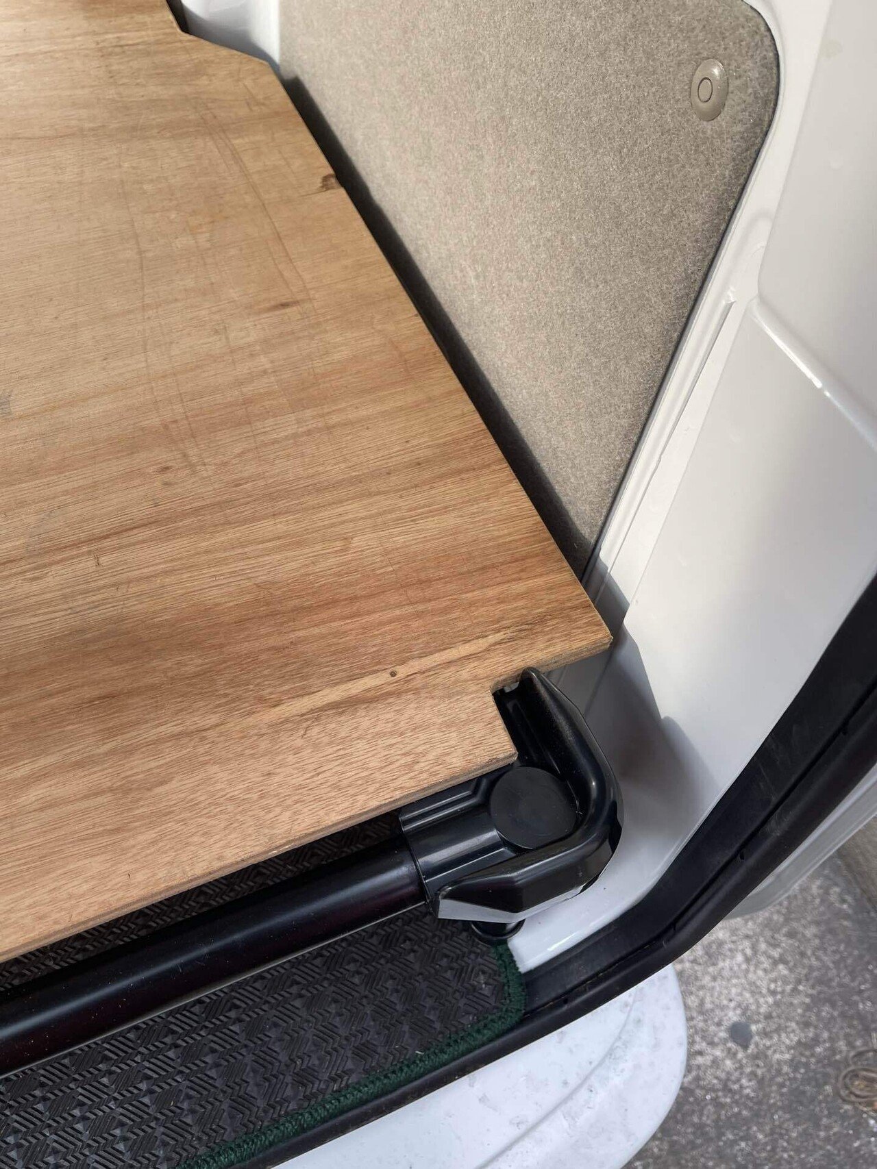 イレクターパイプで床フラット その②｜banco1972